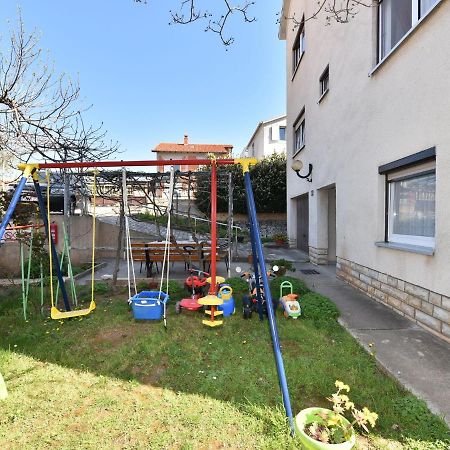 Cosy Holiday Home In Zadar With Garden 外观 照片