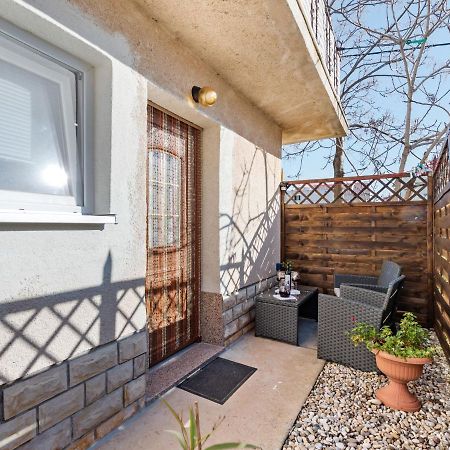 Cosy Holiday Home In Zadar With Garden 外观 照片
