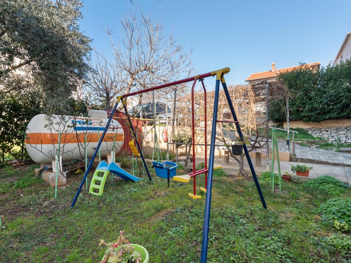 Cosy Holiday Home In Zadar With Garden 外观 照片