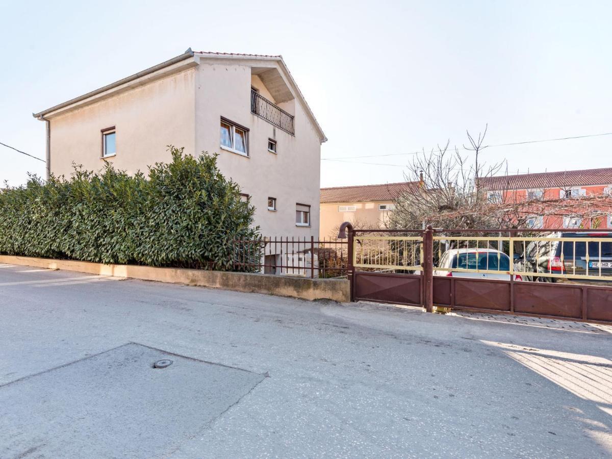Cosy Holiday Home In Zadar With Garden 外观 照片