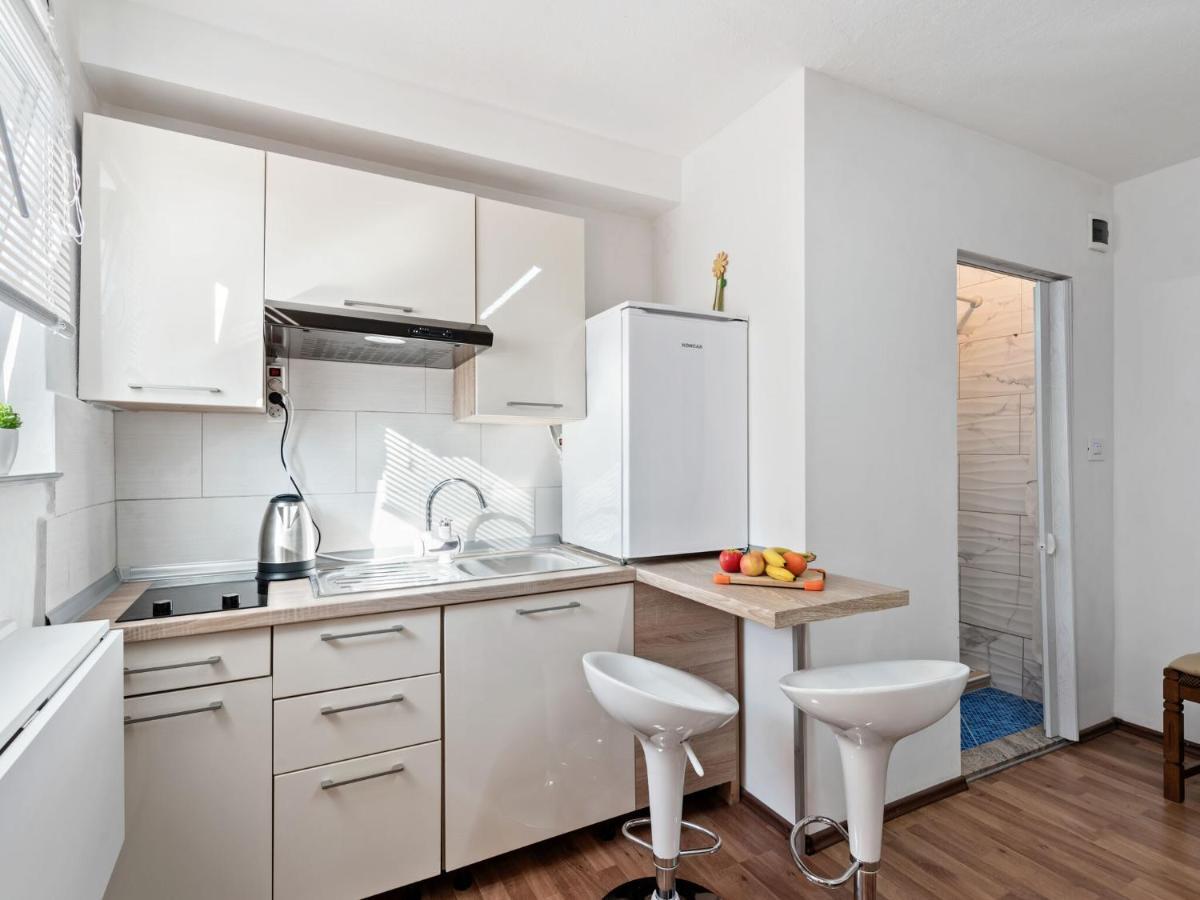 Cosy Holiday Home In Zadar With Garden 外观 照片